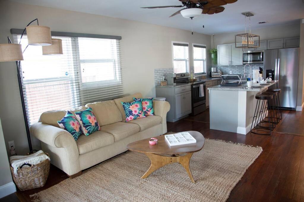 Two Bedroom Ranch With Private Deck Close To Beach เลกเวิร์ท ภายนอก รูปภาพ